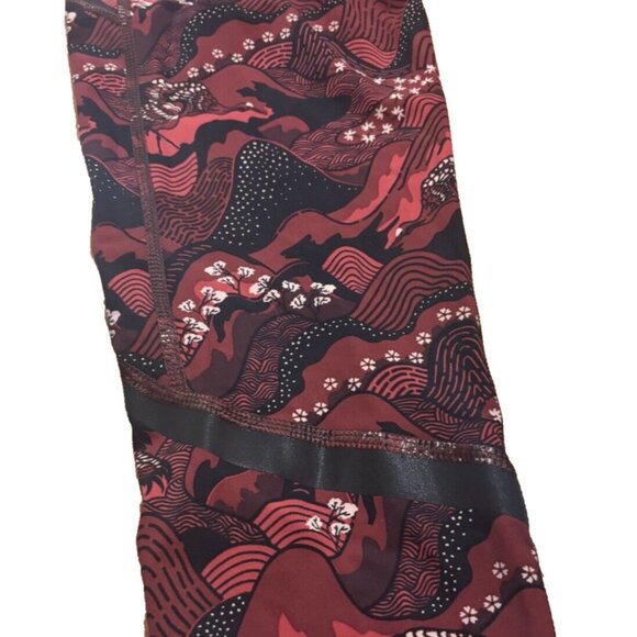 Sweaty Betty Zero Gravity 7/8 Run Leggings Red Japanese Landscape Print Sz S NWT - Picture 8 of 9